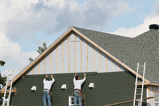 Professional Vinyl Siding technician working in Norwood, NC